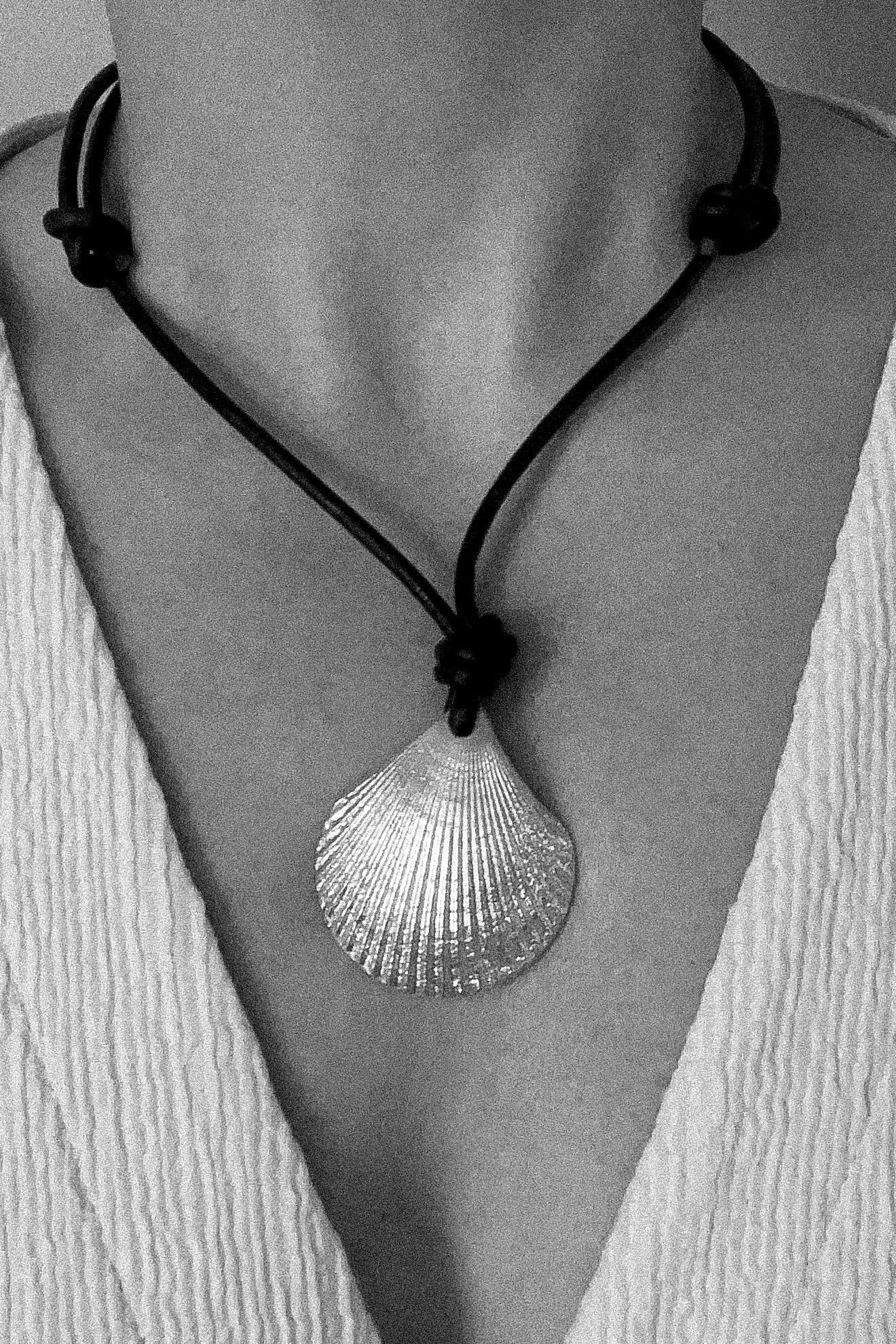 STATEMENT BEACHCOMBER PENDANT