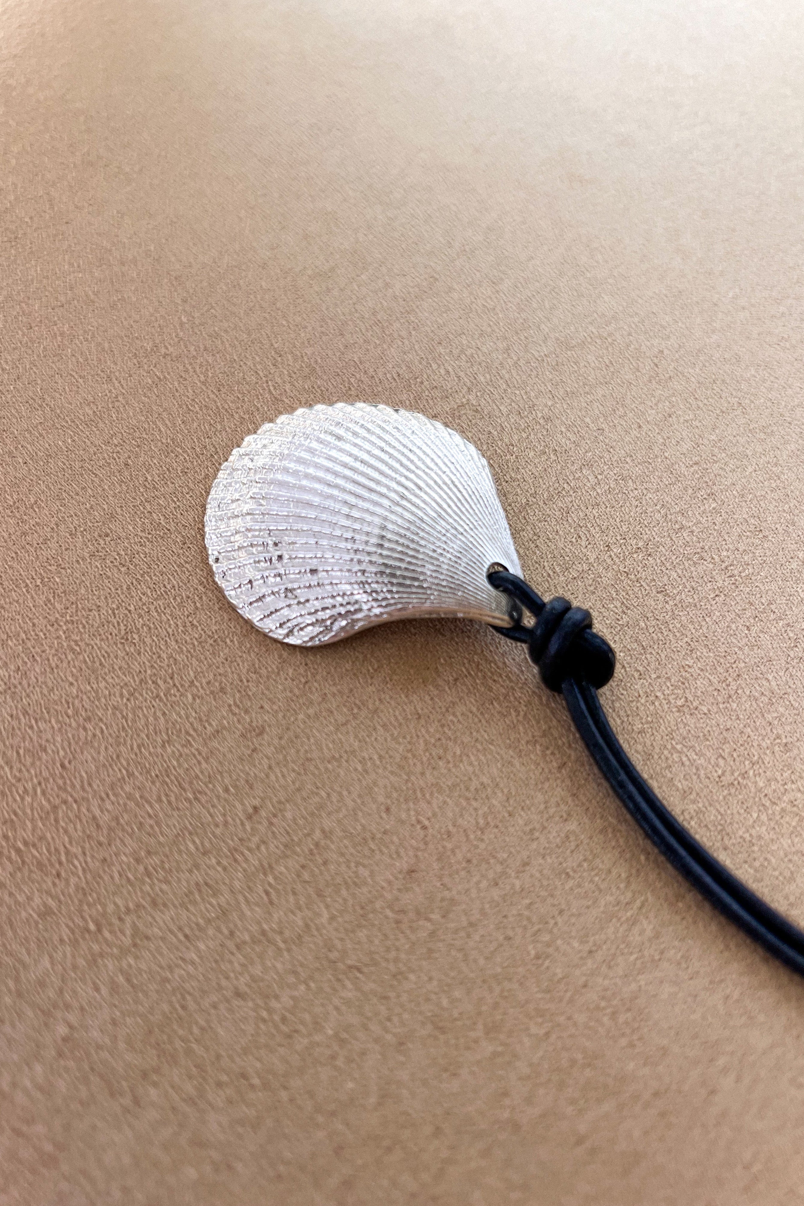 CLASSIC BEACHCOMBER PENDANT