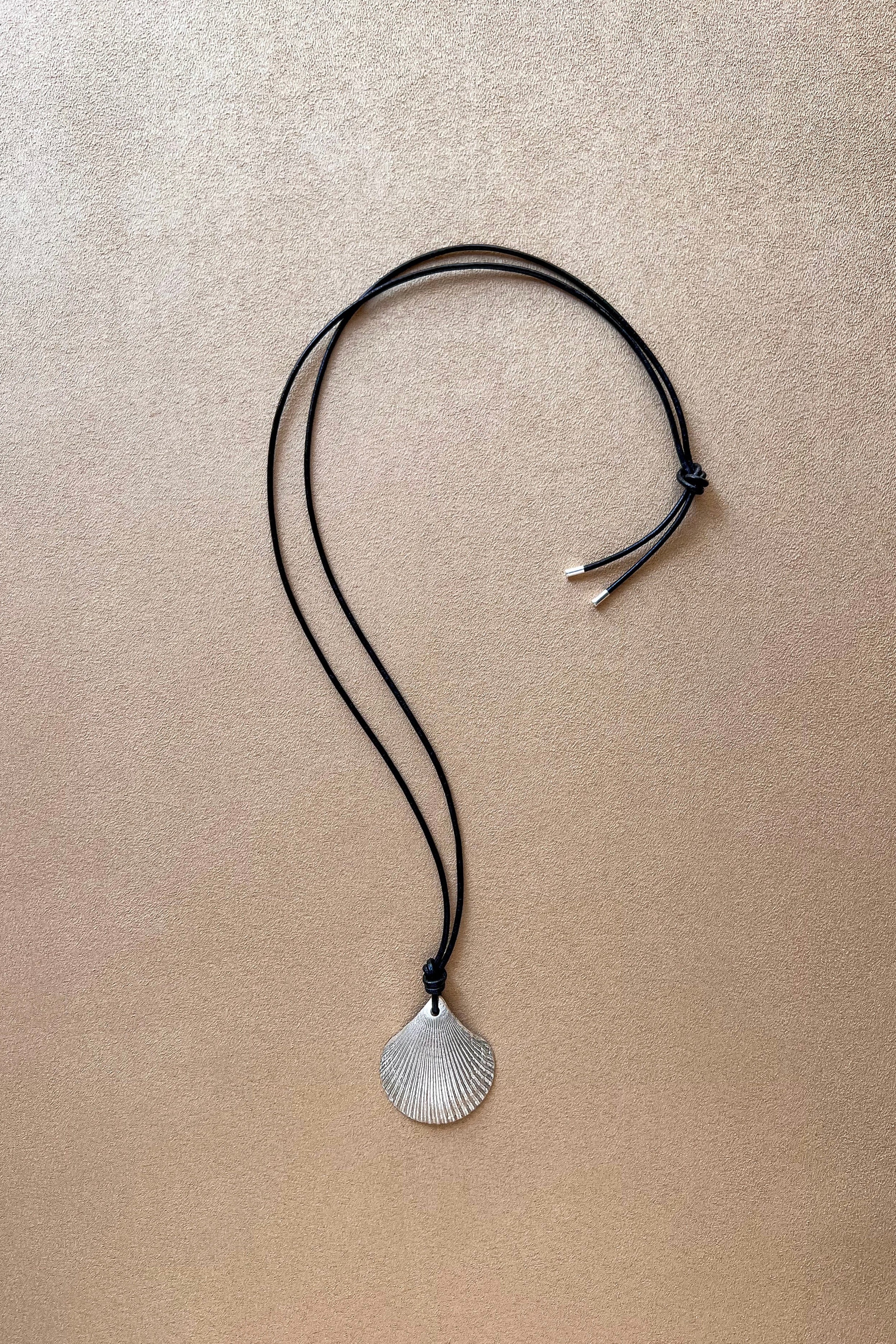 CLASSIC BEACHCOMBER PENDANT