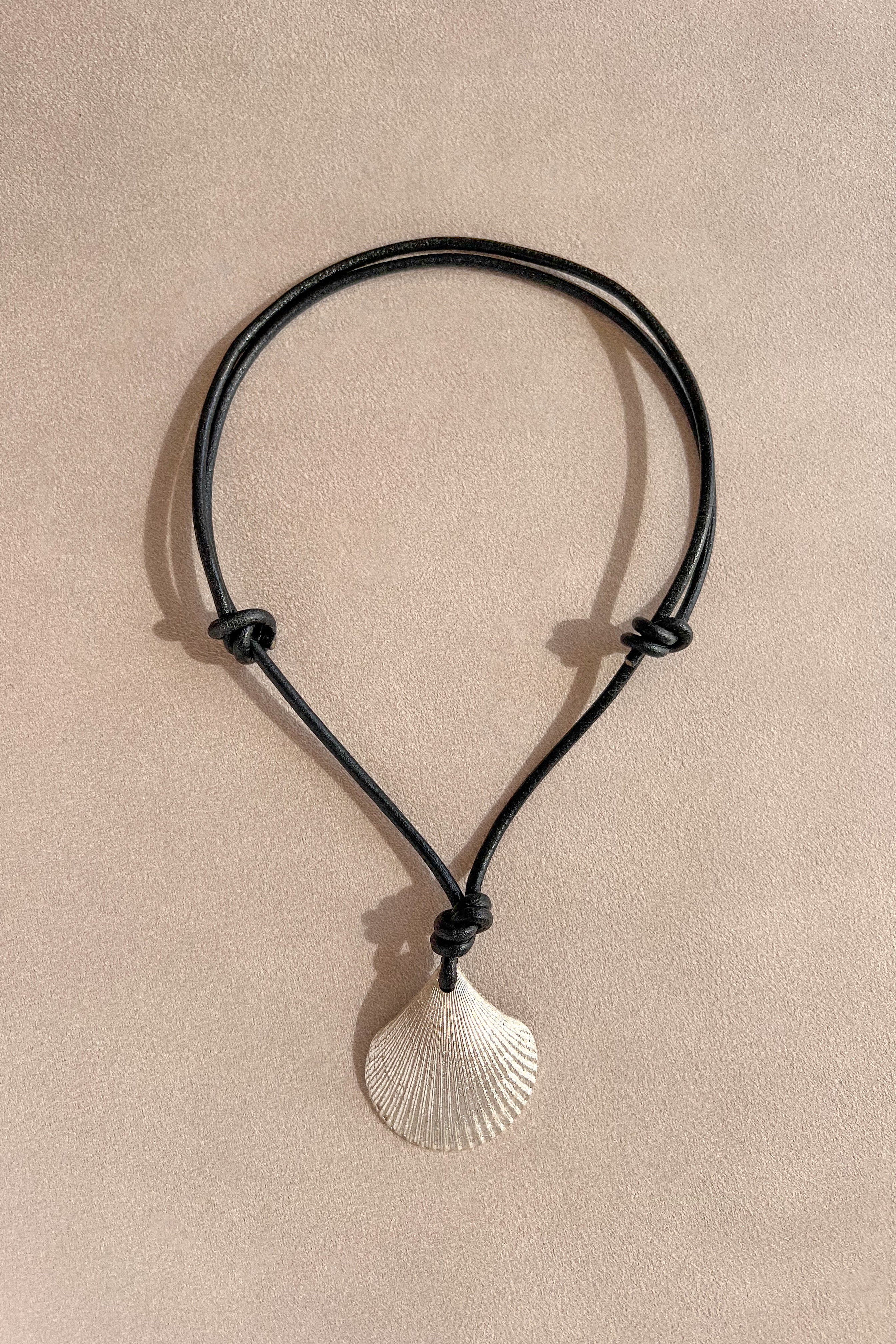 STATEMENT BEACHCOMBER PENDANT
